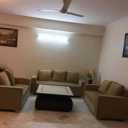 Namaste Apartments New Delhi Buitenkant foto