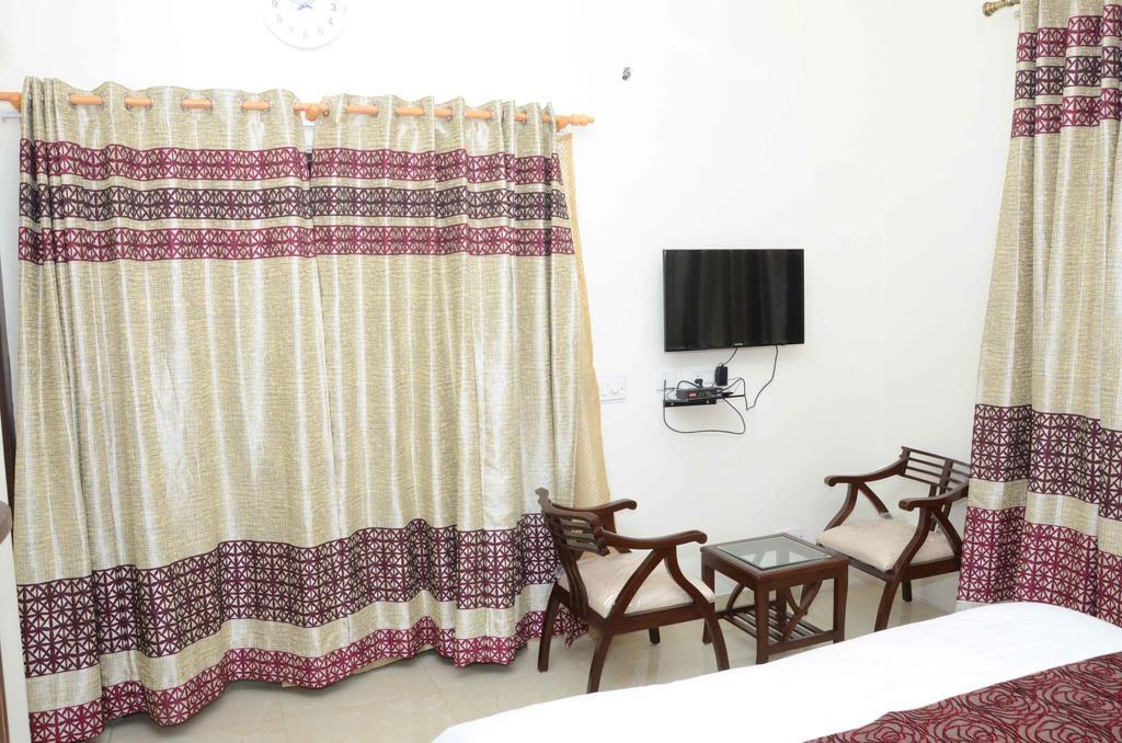 Namaste Apartments New Delhi Buitenkant foto