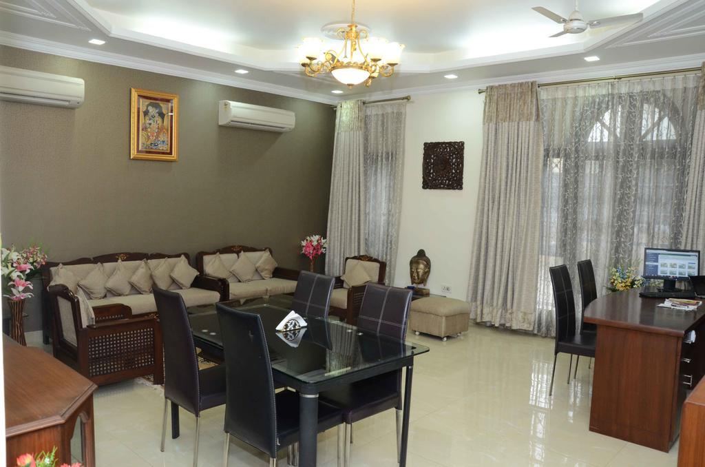 Namaste Apartments New Delhi Buitenkant foto
