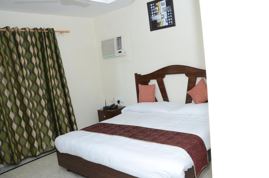 Namaste Apartments New Delhi Buitenkant foto