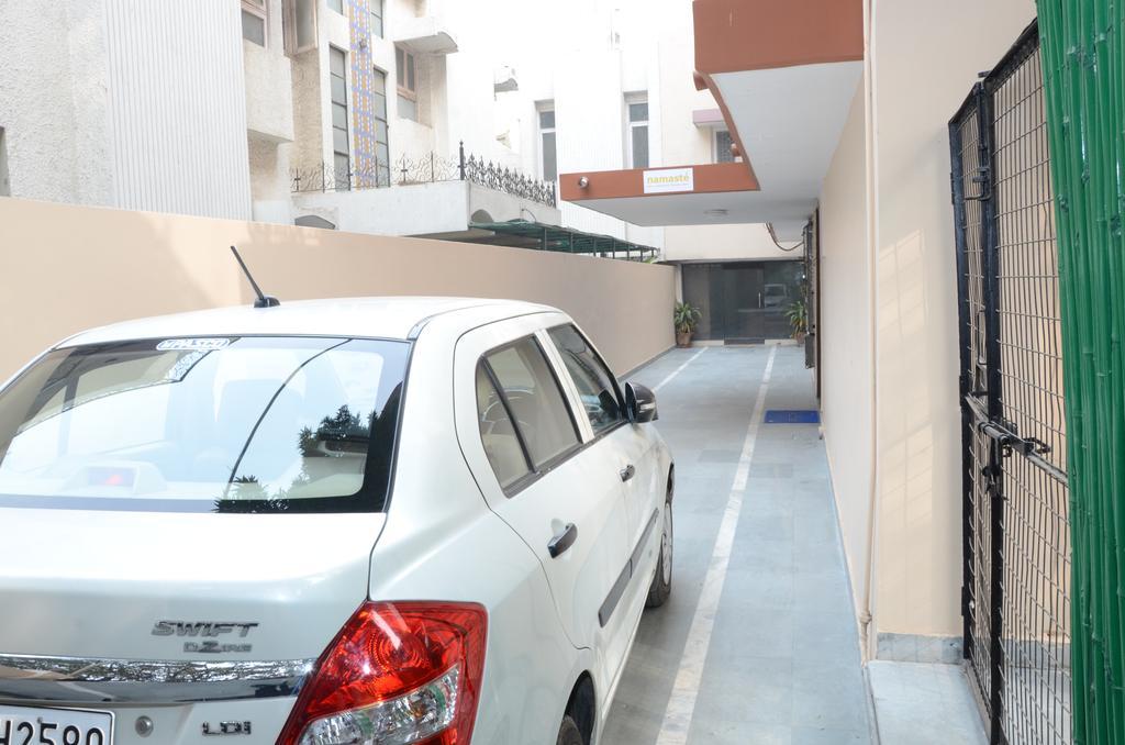 Namaste Apartments New Delhi Buitenkant foto